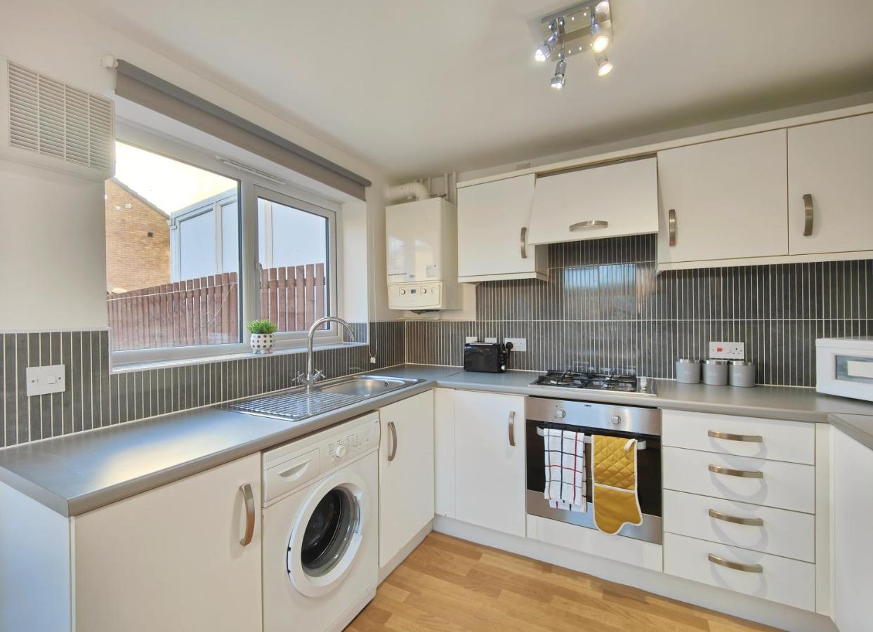 The Metcombe - Holiday Home With Free Parking 10 Minutes Walk To Etihad Stadium & Coop Live Arena Манчестър Екстериор снимка