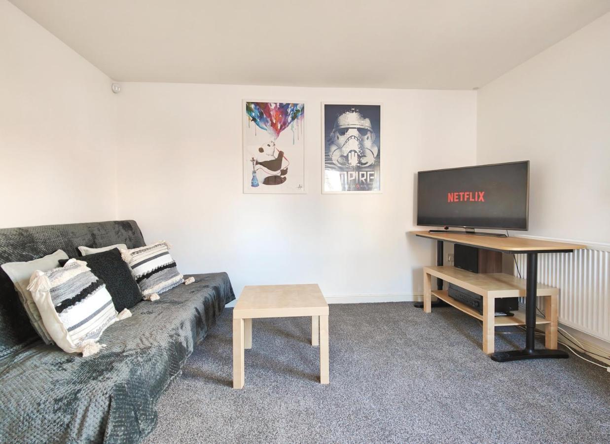 The Metcombe - Holiday Home With Free Parking 10 Minutes Walk To Etihad Stadium & Coop Live Arena Манчестър Екстериор снимка