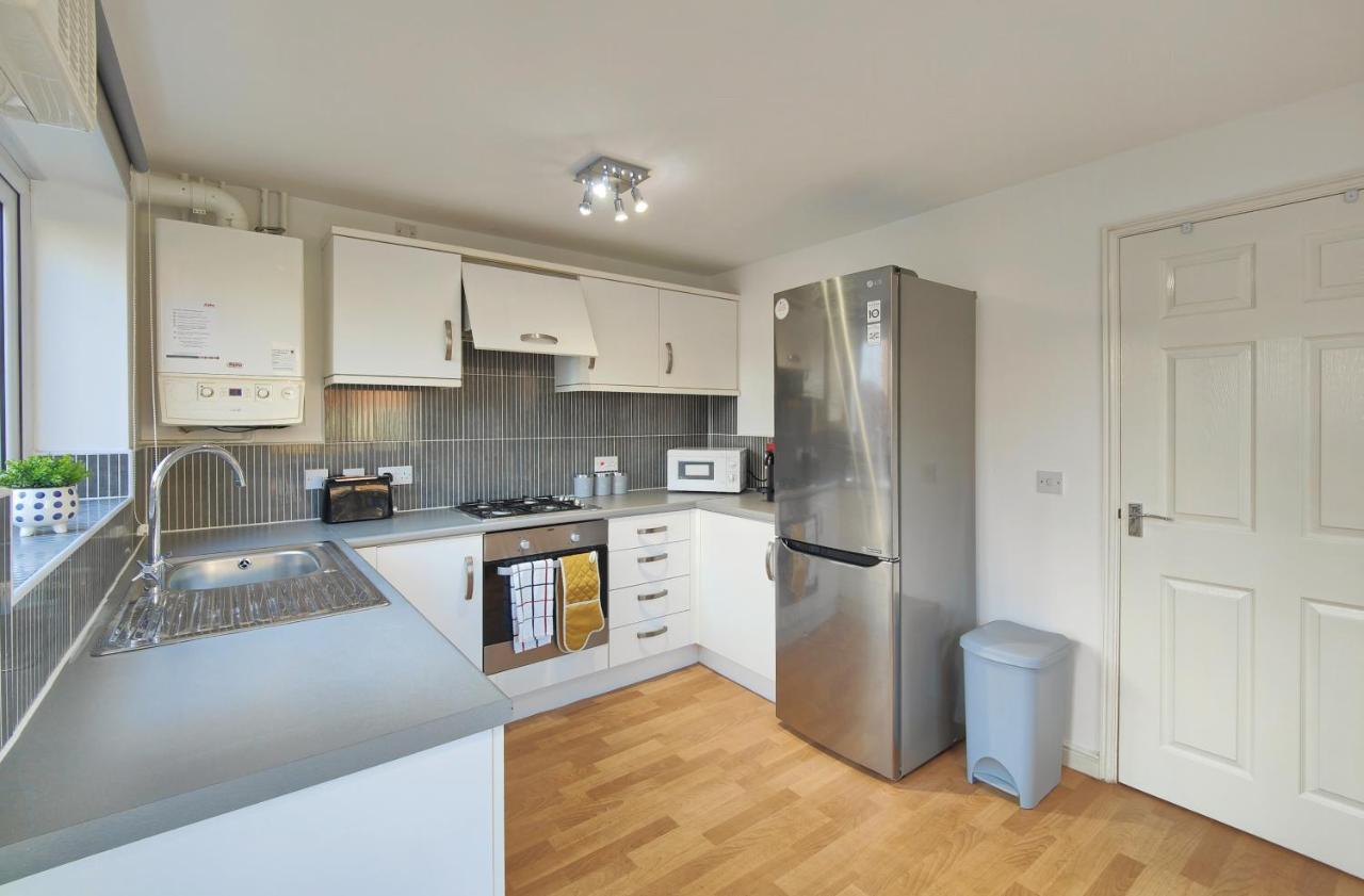 The Metcombe - Holiday Home With Free Parking 10 Minutes Walk To Etihad Stadium & Coop Live Arena Манчестър Екстериор снимка
